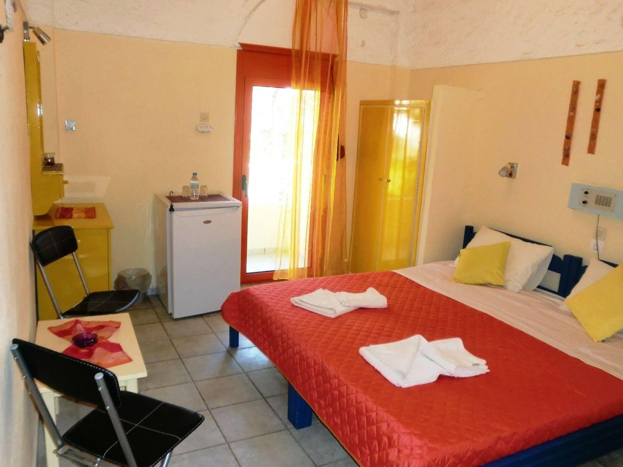Hotel Neos Matala Экстерьер фото